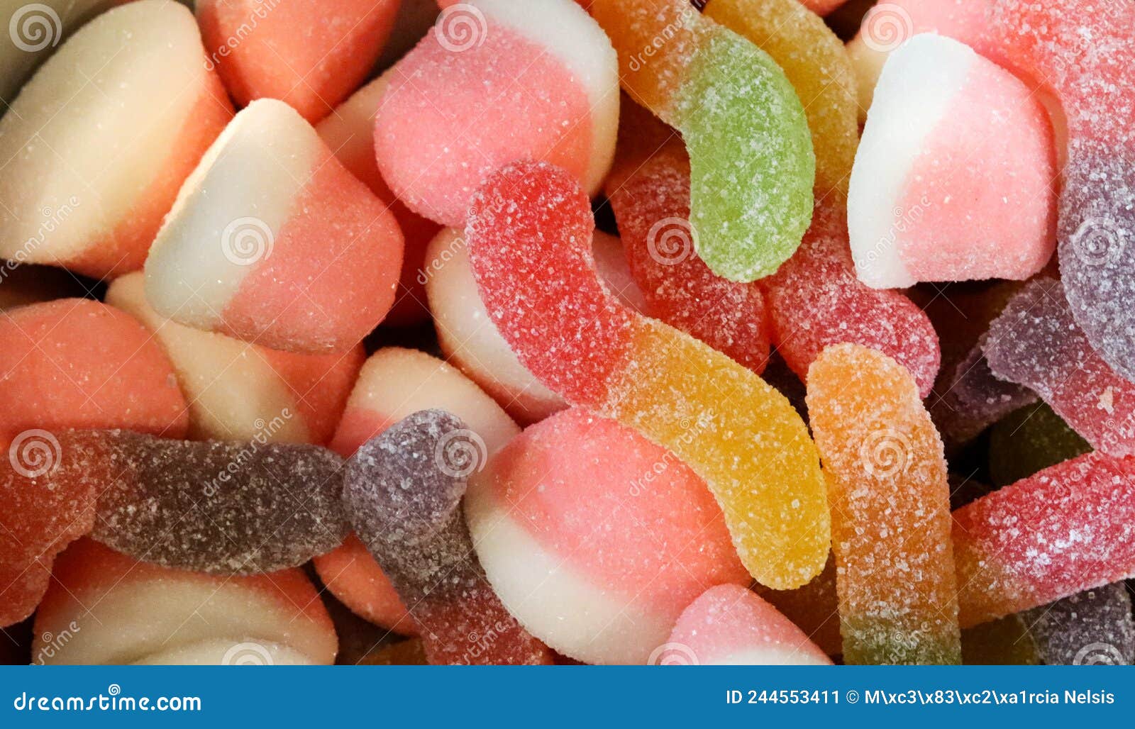 diferentes tipos de doces que dÃÂ£o uma bela cor ÃÂ  imagem.